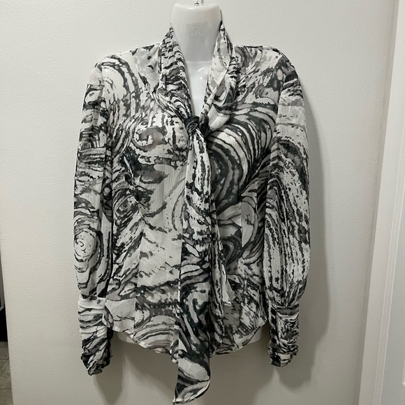 *DEBBIE SHUCHAT ULTRA FEMININE TIE FRONT BLOUSE - Picture 5 of 10